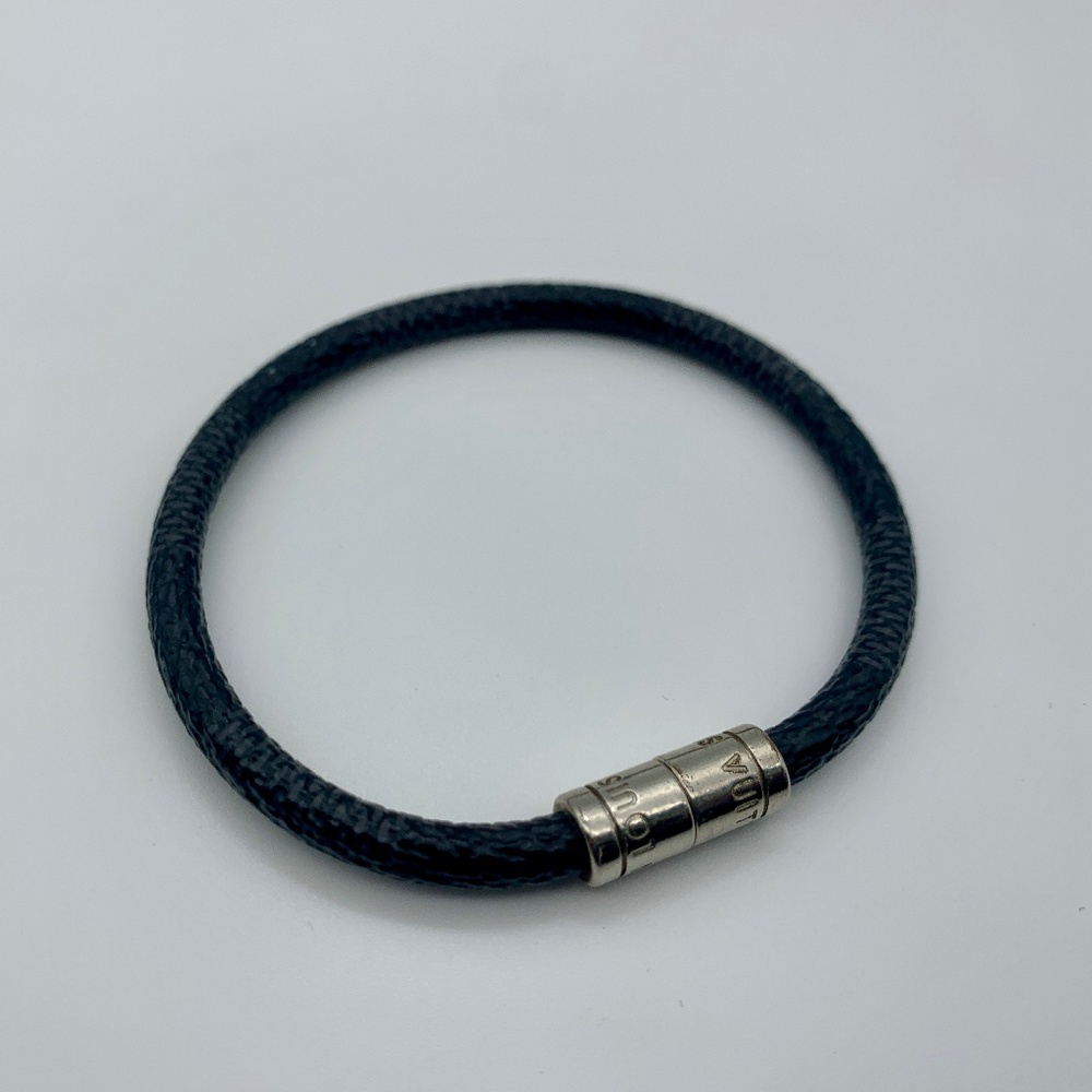 Louis Vuitton Damier Ebene Keep it Bracelet Black leather, Silver hardware.